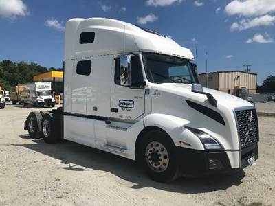 Volvo VNL64760 Sleeper Semi Truck - 70" Integral Sleeper, 455HP, 12 Speed Automatic