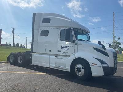 Volvo VNL64760 Sleeper Semi Truck - 70" Integral Sleeper, 455HP, 12 Speed Automatic
