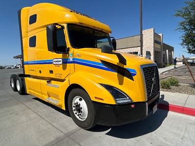 Volvo VNL64760 Sleeper Semi Truck - 70" Integral Sleeper, 455HP, 12 Speed Automatic