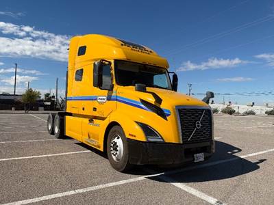Volvo VNL64760 Sleeper Semi Truck - 70" Integral Sleeper, 455HP, 12 Speed Automatic