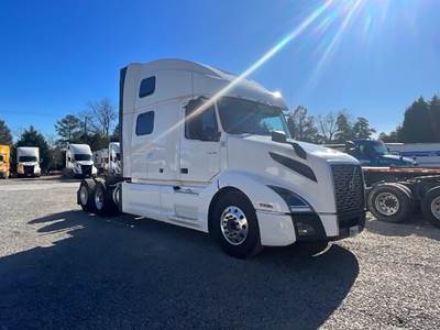Volvo VNL64860 Sleeper Semi Truck - 77" Integral Sleeper, 455HP, 12 Speed Automatic