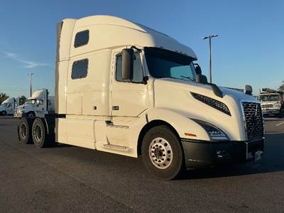Volvo VNL64860 Sleeper Semi Truck - 77" Integral Sleeper, 455HP, 12 Speed Automatic