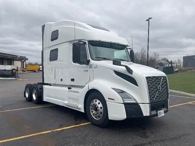 Volvo VNL64860 Sleeper Semi Truck - 77" Integral Sleeper, 455HP, 12 Speed Automatic