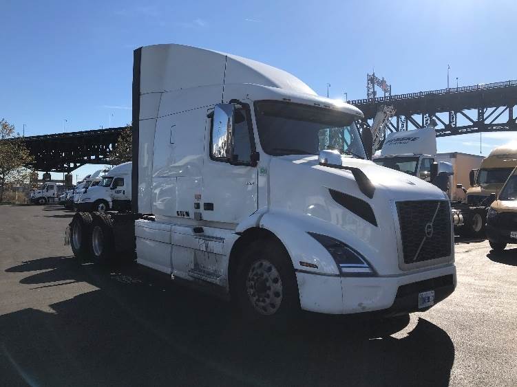 2019 Volvo VNR64640 Sleeper Semi Truck 61" Integral Sleeper, 455HP