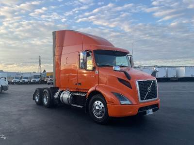 Volvo VNR64640 Sleeper Semi Truck - 61" Integral Sleeper, 425HP, 12 Speed Automatic
