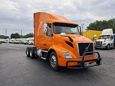 Volvo VNR64640 Sleeper Semi Truck - 61" Integral Sleeper, 425HP, 12 Speed Automatic