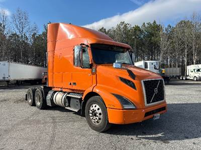 Volvo VNR64640 Sleeper Semi Truck - 61" Integral Sleeper, 425HP, 12 Speed Automatic