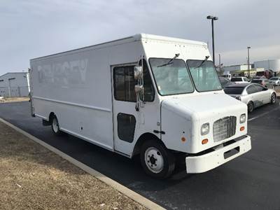 Freightliner MT45 Single Axle Step Van - Cummins, 200HP, 5 Speed Automatic