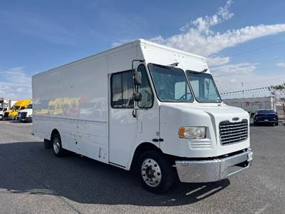 Freightliner MT45 Single Axle Step Van - Cummins, 200HP, 6 Speed Automatic