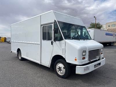 Freightliner MT45 Single Axle Step Van - Cummins, 200HP, 6 Speed Automatic