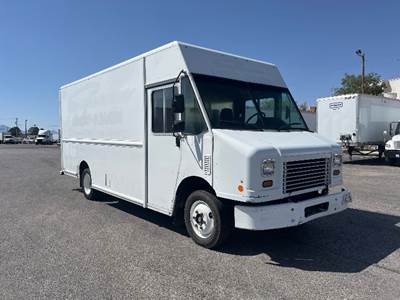 Freightliner MT45 Single Axle Step Van - Cummins, 200HP, 6 Speed Automatic