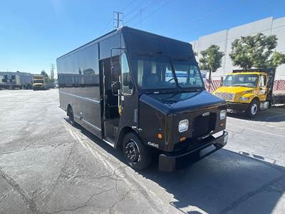 Freightliner MT45 Single Axle Step Van - Cummins, 200HP, 6 Speed Automatic