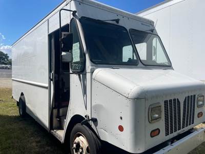 Workhorse W42 Single Axle Step Van - Gmc, 264HP, 6 Speed Automatic