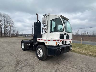Autocar ACTT42 Yard Spotter Truck - Cummins, 300HP, 5 Speed Automatic
