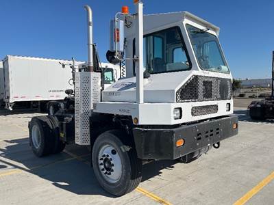 Capacity SABRE5 Yard Spotter Truck - Cummins, 200HP, 6 Speed Automatic
