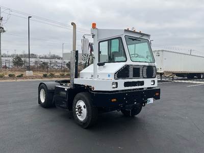 Capacity SABRE5 Yard Spotter Truck - Cummins, 173HP, 6 Speed Automatic