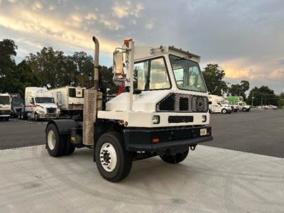 Capacity SABRE5 Yard Spotter Truck - Cummins, 200HP, 6 Speed Automatic
