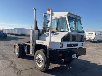 Capacity SABRE5 Yard Spotter Truck - Cummins, 200HP, 6 Speed Automatic