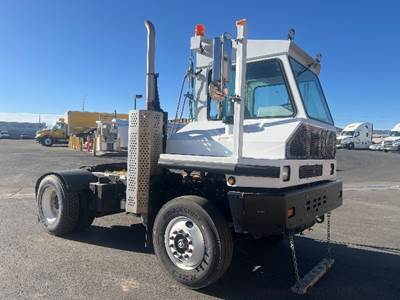 Capacity SABRE5 Yard Spotter Truck - Cummins, 200HP, 6 Speed Automatic
