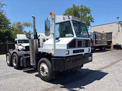 Capacity TJ6500 Tandem Axle Yard Spotter Truck - Cummins, 240HP, 6 Speed Automatic