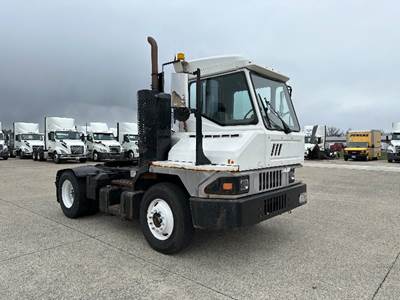 Ottawa T2 Yard Spotter Truck - Cummins, 200HP, 6 Speed Automatic