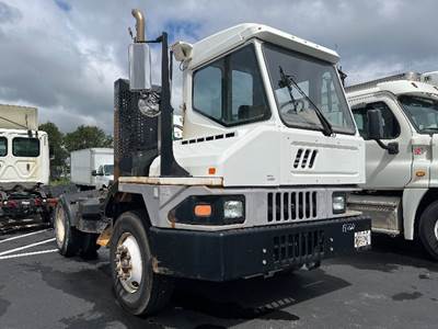 Ottawa T2 Yard Spotter Truck - Cummins, 200HP, 6 Speed Automatic