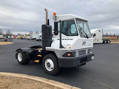 Ottawa T2 Yard Spotter Truck - Cummins, 200HP, 6 Speed Automatic