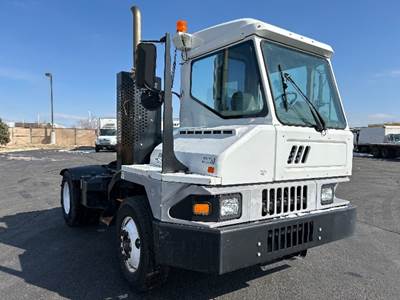 Ottawa T2 Yard Spotter Truck - Cummins, 200HP, 6 Speed Automatic