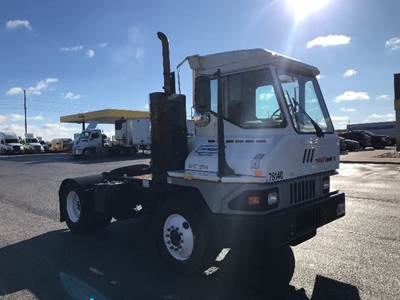 Ottawa T2 Yard Spotter Truck - Cummins, 200HP, 6 Speed Automatic