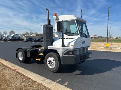 Ottawa T2 Yard Spotter Truck - Cummins, 200HP, 6 Speed Automatic