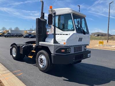 Ottawa T2 Yard Spotter Truck - Cummins, 200HP, 6 Speed Automatic