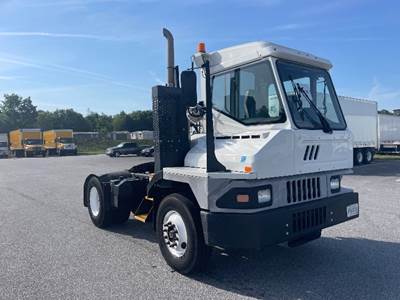 Ottawa T2 Yard Spotter Truck - Cummins, 200HP, 6 Speed Automatic