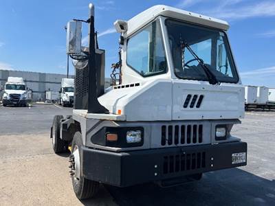 Ottawa T2 Yard Spotter Truck - Cummins, 200HP, 6 Speed Automatic