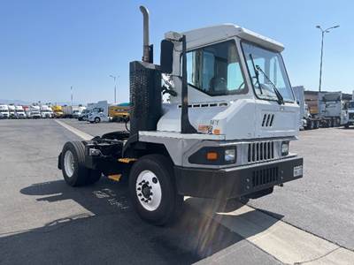 Ottawa T2 Yard Spotter Truck - Cummins, 200HP, 6 Speed Automatic