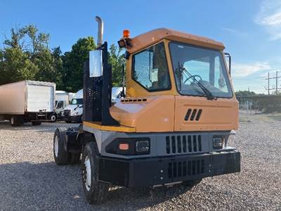 Ottawa T2 Yard Spotter Truck - Cummins, 173HP, 6 Speed Automatic