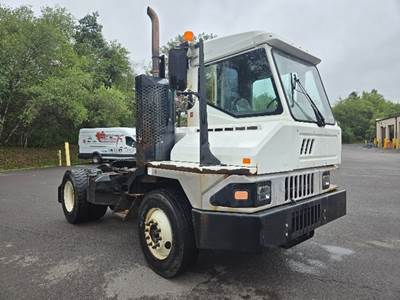 Ottawa T2 Yard Spotter Truck - Cummins, 200HP, 6 Speed Automatic