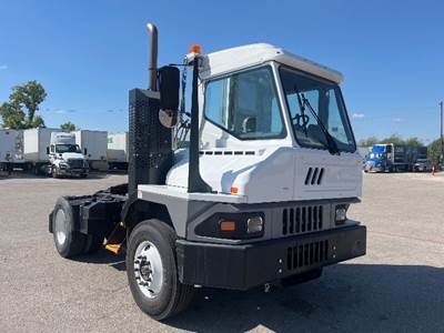 Ottawa T2 Yard Spotter Truck - Cummins, 200HP, 6 Speed Automatic