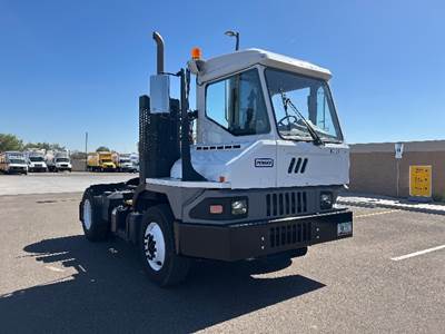 Ottawa T2 Yard Spotter Truck - Cummins, 200HP, 6 Speed Automatic