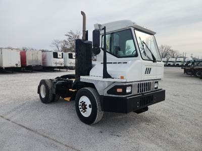 Ottawa T2 Yard Spotter Truck - Cummins, 200HP, 6 Speed Automatic