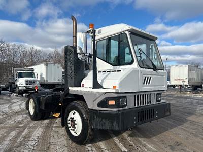 Ottawa T2 Yard Spotter Truck - Cummins, 200HP, 6 Speed Automatic