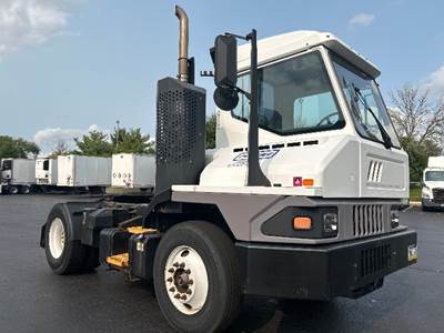 Ottawa T2 Yard Spotter Truck - Cummins, 200HP, 6 Speed Automatic