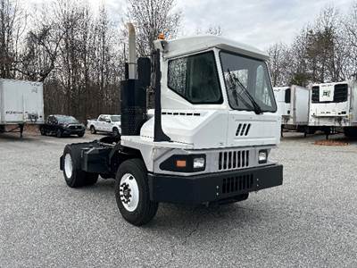 Ottawa T2 Yard Spotter Truck - Cummins, 173HP, 6 Speed Automatic