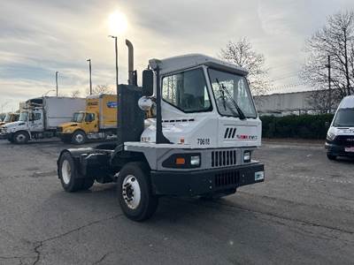 Ottawa T2 Yard Spotter Truck - Cummins, 200HP, 6 Speed Automatic