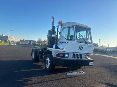 Ottawa T2 Yard Spotter Truck - Cummins, 200HP, 6 Speed Automatic