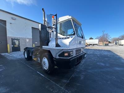 Ottawa T2 Yard Spotter Truck - Cummins, 173HP, 6 Speed Automatic