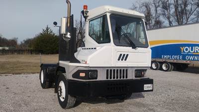 Ottawa T2 Yard Spotter Truck - Cummins, 200HP, 6 Speed Automatic