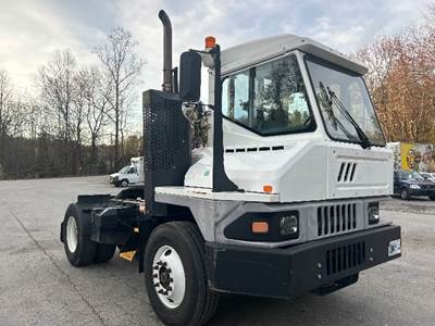 Ottawa T2 Yard Spotter Truck - Cummins, 200HP, 6 Speed Automatic