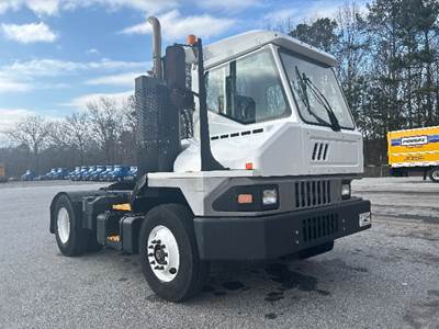 Ottawa T2 Yard Spotter Truck - Cummins, 200HP, 6 Speed Automatic