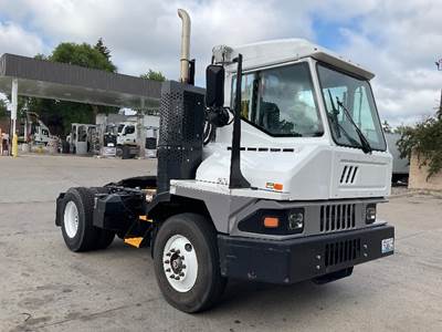 Ottawa T2 Yard Spotter Truck - Cummins, 200HP, 6 Speed Automatic