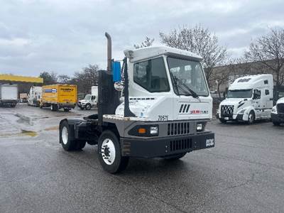 Ottawa T2 Yard Spotter Truck - Cummins, 200HP, 6 Speed Automatic